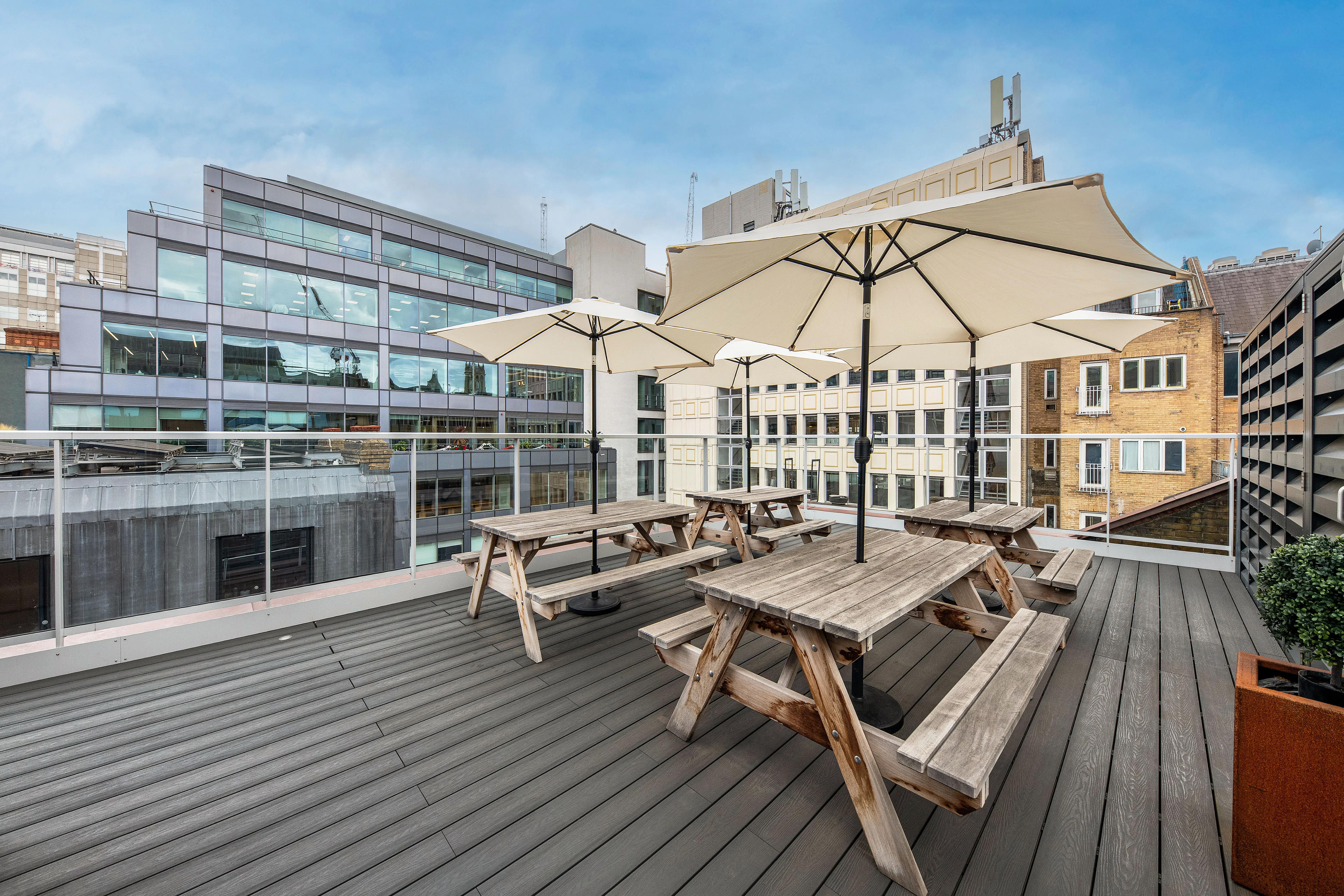 Holyer House, London, Offices To Let - holyer house 4497 terr1.jpg