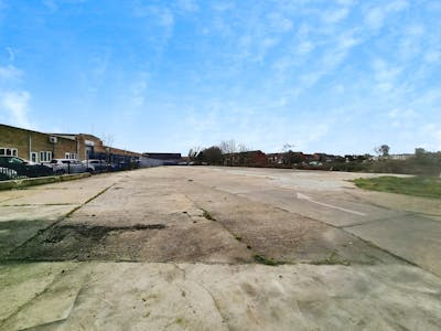 25 Towerfield Road, Shoeburyness, Yard To Let - 9f97de15pic 204.jpg