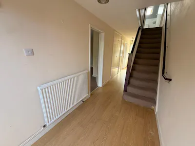 8 Tye Common Road, Billericay, Residential House For Sale - WhatsApp Image 2026-08-17 at 11.55.30 (4).jpeg