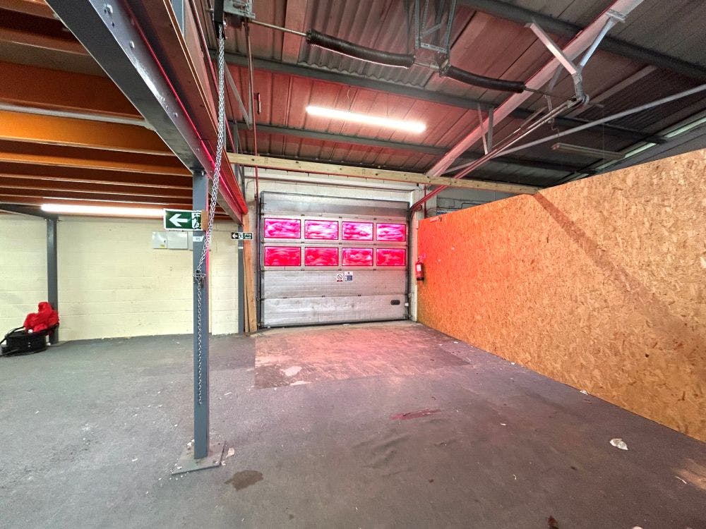 1 Churchill Road, Bicester, Industrial / Retail / Trade Counter Lease Assignment - IMG_7599.jpg