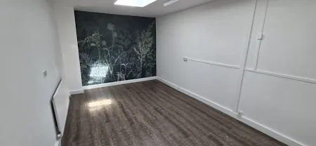 95a & 95b Cavendish Place, Eastbourne, Leisure / Office / Retail / Warehouse To Let - 20260813_142346.jpg