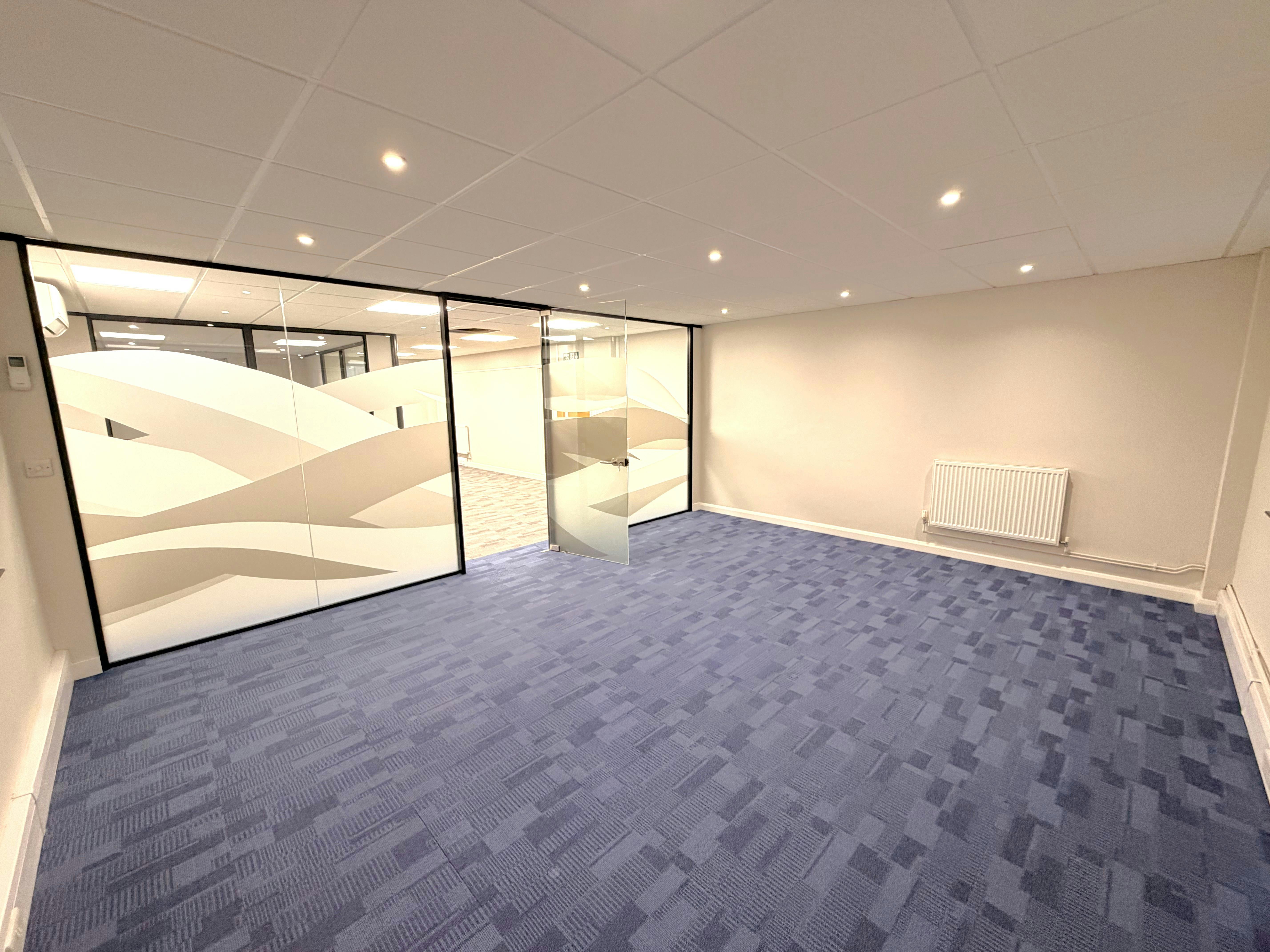 1st Floor, 2 Grove House, Horsham, Office To Let - IMG_2092.jpeg