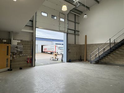 Unit C, 33 The Ridgeway, Iver, Industrial / Warehouse To Let - IMG_7444.JPEG