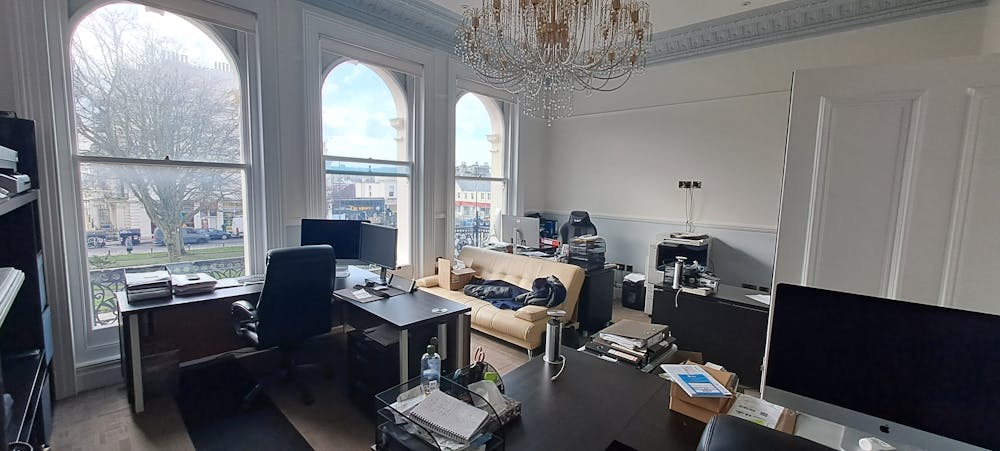 1st Floor Office, 27 Palmeira Mansions, Hove, Office To Let - 20240215_113142.jpg