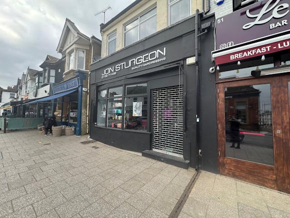 49 Broadway, Leigh-on-Sea, Office / Retail To Let - WhatsApp Image 20250317 at 154945_c6e7c032.jpg