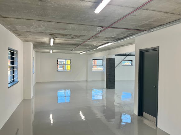 Unit 8 Airlinks Industrial Estate, Heston, Heathrow To Let - Warehouse 8.jpg