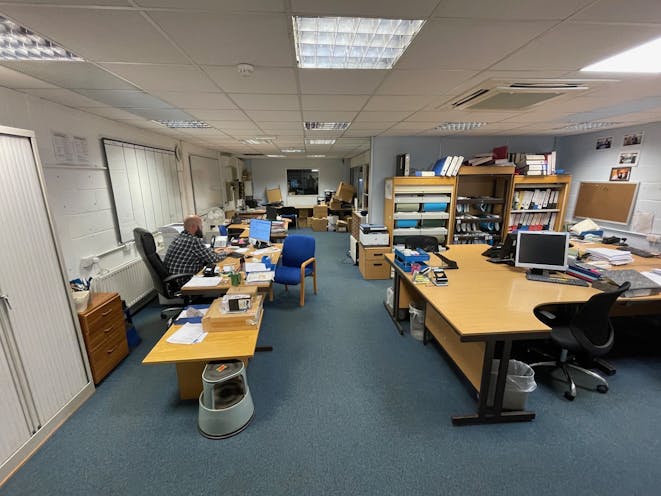 Unit B6 Falcon Business Park, Wokingham, Industrial / Warehouse For Sale - Unit B6 Falcon - 9.jpg