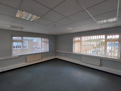 7-9 Cremyll Road, Reading, Industrial / Office / Industrial / Warehouse To Let - 20260512_113909.jpg