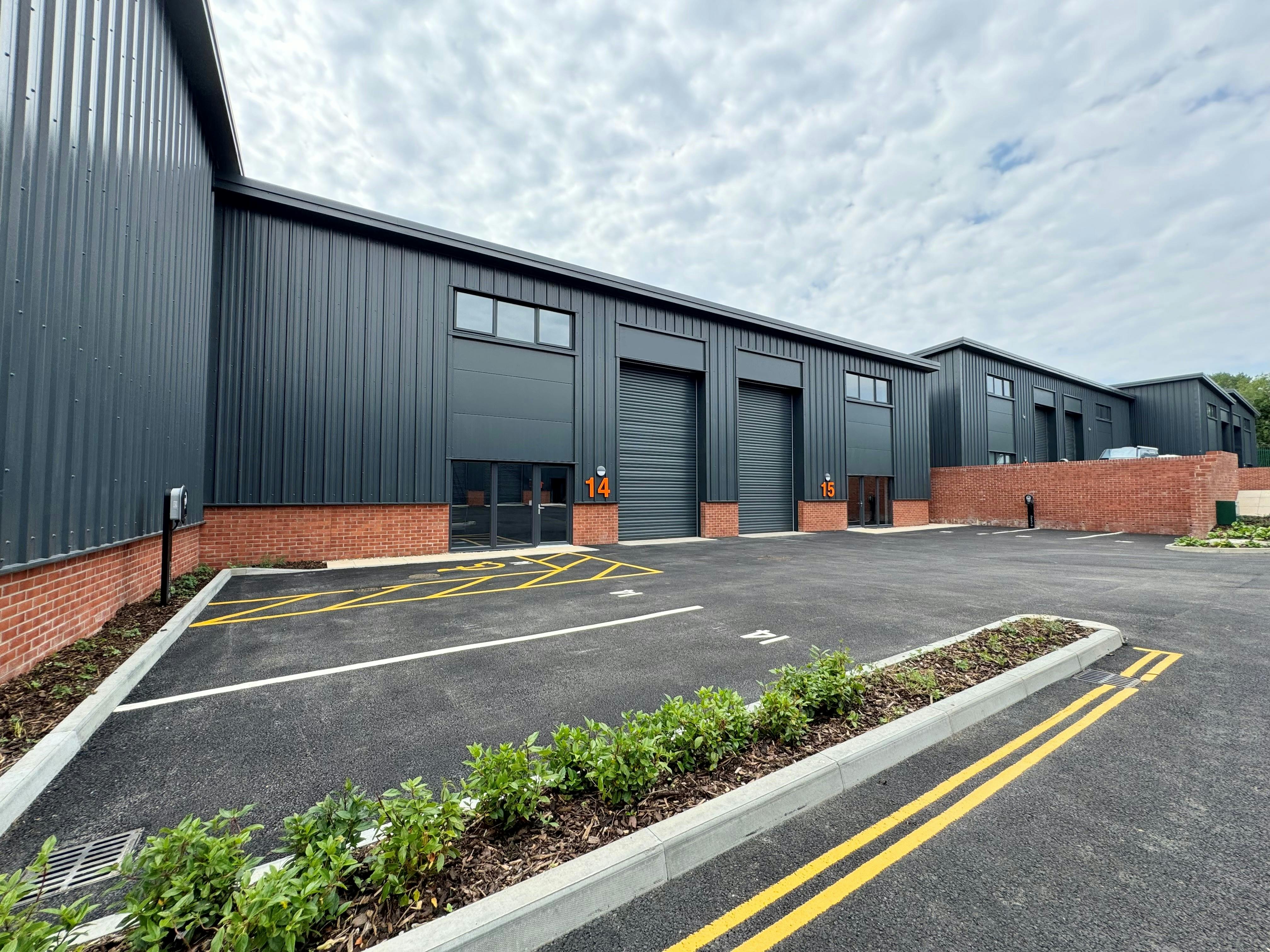 Industrial Unit in Eastleigh - photo 2