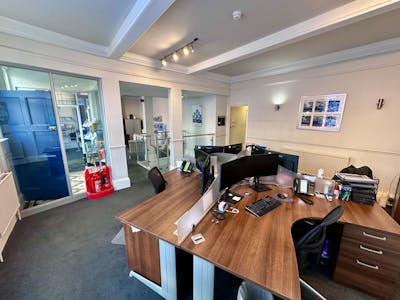 Adelaide House, Thame, Office / Other / Retail To Let - g2V0hK5s.jpg