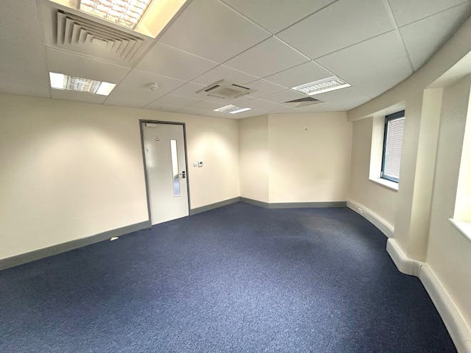 Part 2nd Floor, Gloucester Chambers, Woking, Offices To Let - 4.jpg