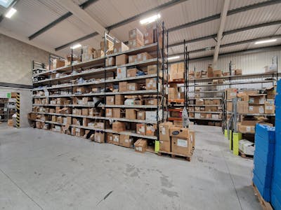 Unit 17, Manchester, Industrial/Logistics To Let - 20240912_084929.jpg