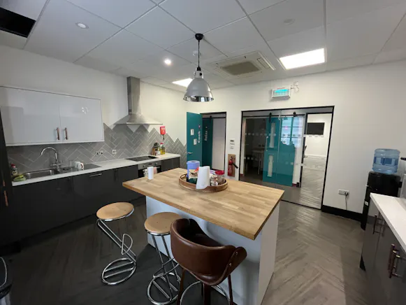 Unit 5 First Floor Offices, Midshires Business Park, Aylesbury, Offices For Sale - 20260319_101406120_iOS.jpg