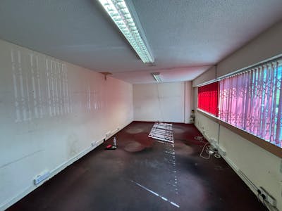 Unit 43, Llantarnam Industrial Park, Cwmbran, Industrial To Let - IMG_8130.jpeg