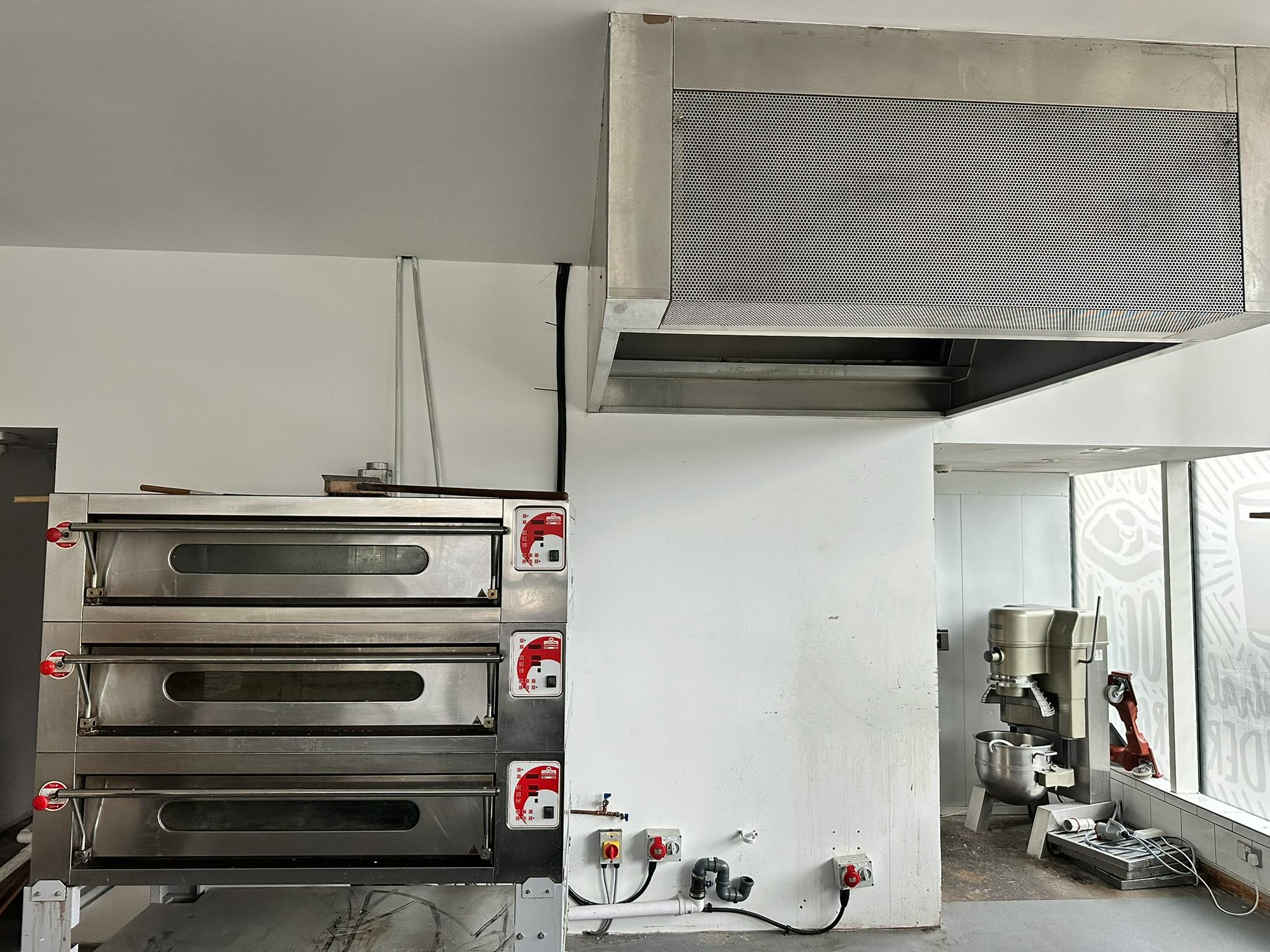 Unit 12, 8 Kew Bridge Road, Brentford, Restaurant To Let - IMG_2554.JPEG