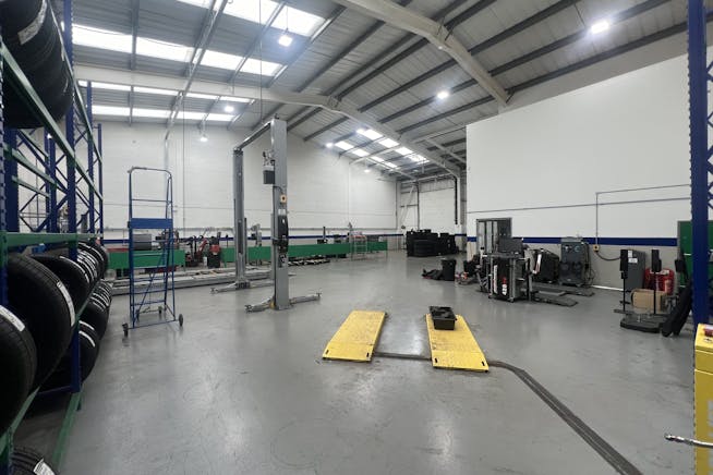 Unit 2, Bristol, Industrial To Let - 20240701_145948563_iOS.jpg Unit 2, Bristol, Industrial To Let - 20240701_145948563_iOS.jpg