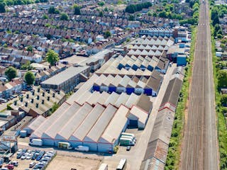 Unit 9B Britannia Estate, Luton, Industrial To Let - 2.jpg