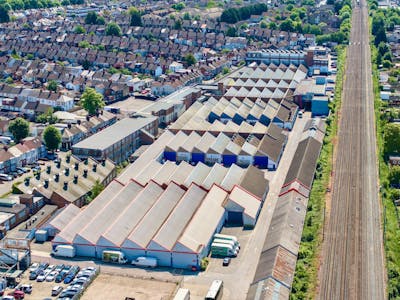 Unit 9B Britannia Estate, Luton, Automotive / Automotive Roadside (Car Showroom) / Distribution / Distribution Warehouse / Factory / Industrial / Industrial Land / Industrial/Logistics / Industrial / Manufacturing / Industrial Park / Industrial / Storage / Light Industrial / Logistics / Motortrade / Trade / Trade Counter / Trade Counter / Showroom / Urban Logistics / Warehouse / Industrial / Warehouse / Workshops To Let - 2.jpg