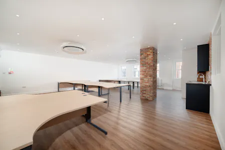 Ground Floor, 3 Theobald Court, Borehamwood, Office To Let - P06.jpg