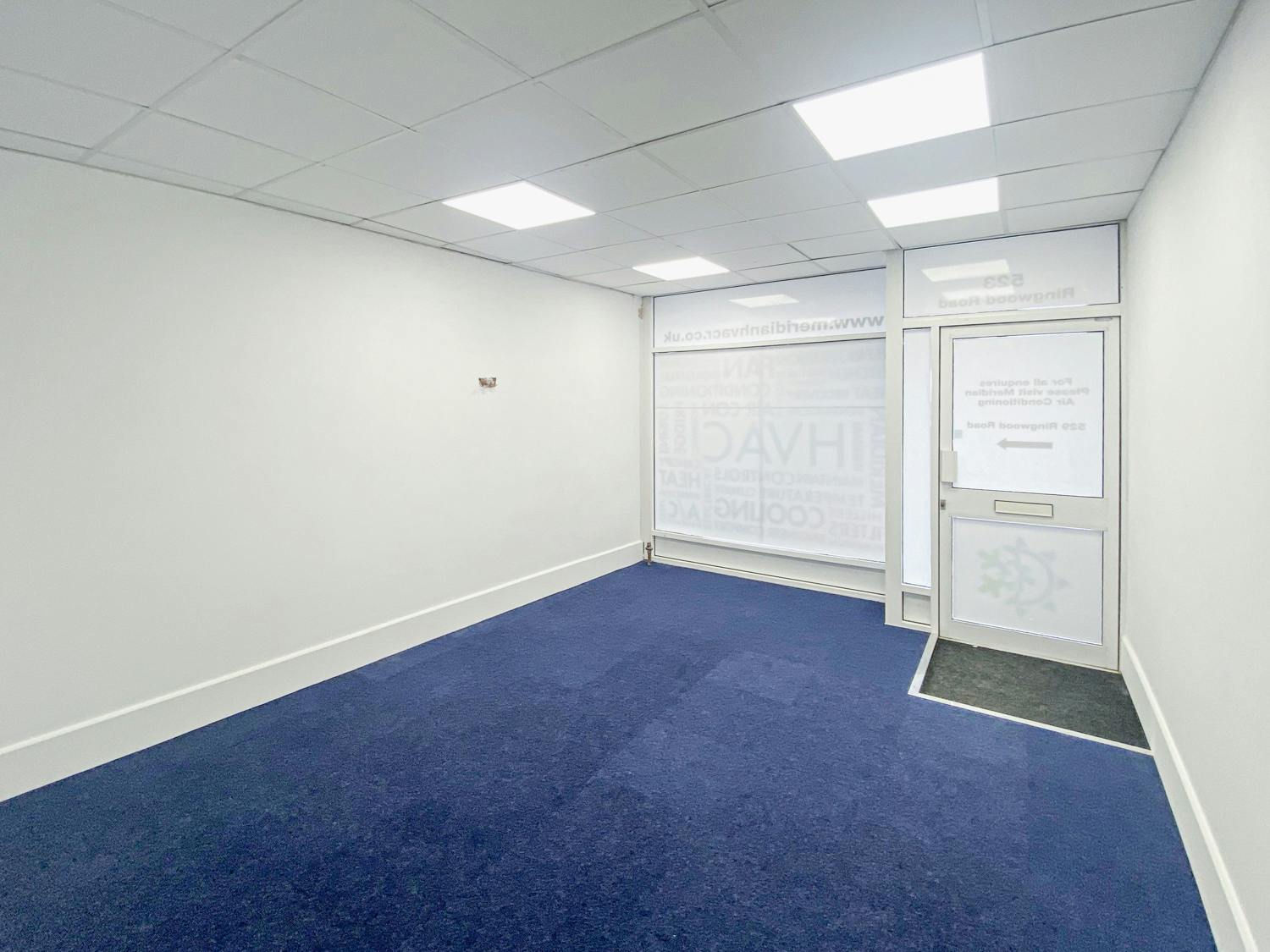 Retail/Shop in Ferndown - photo 3