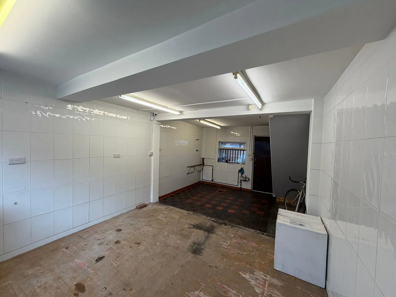 111 London Road, Sheffield, Retail For Sale - PHOTO-2026-10-05-13-17-08 6.jpg