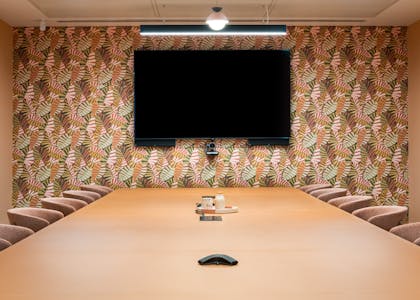Runway East, Bloomsbury, 24-28 Bloomsbury Way, London, Office / Serviced Office To Let - Board room AV set up.jpg