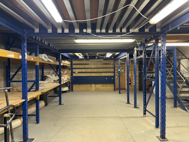 Unit 40, Leatherhead, Warehouse & Industrial To Let - IMG_6282.jpg