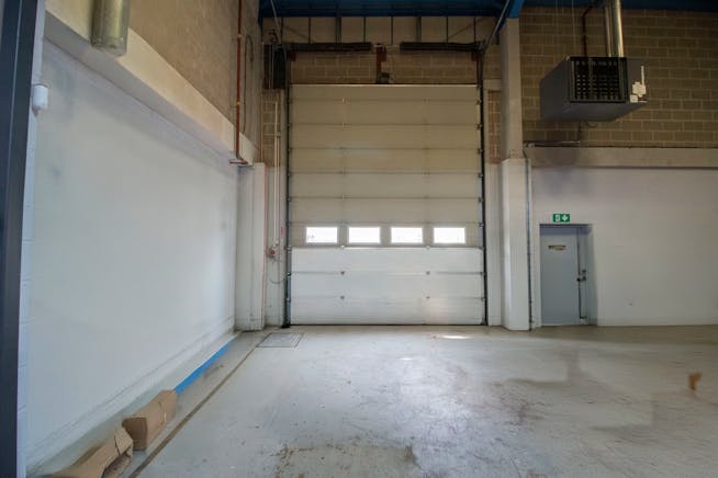 Unit 8 Maple Grove Business Centre, Hounslow, Industrial / Warehouse To Let - IMG_20250919_155220.jpg