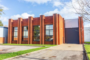 Unit D Kennetside Industrial Estate, Newbury, Industrial / Warehouse To Let - HLP_AO_251113_9098.jpg