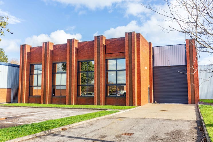 Unit D Kennetside Industrial Estate, Newbury, Industrial / Warehouse To Let - HLP_AO_251113_9098.jpg