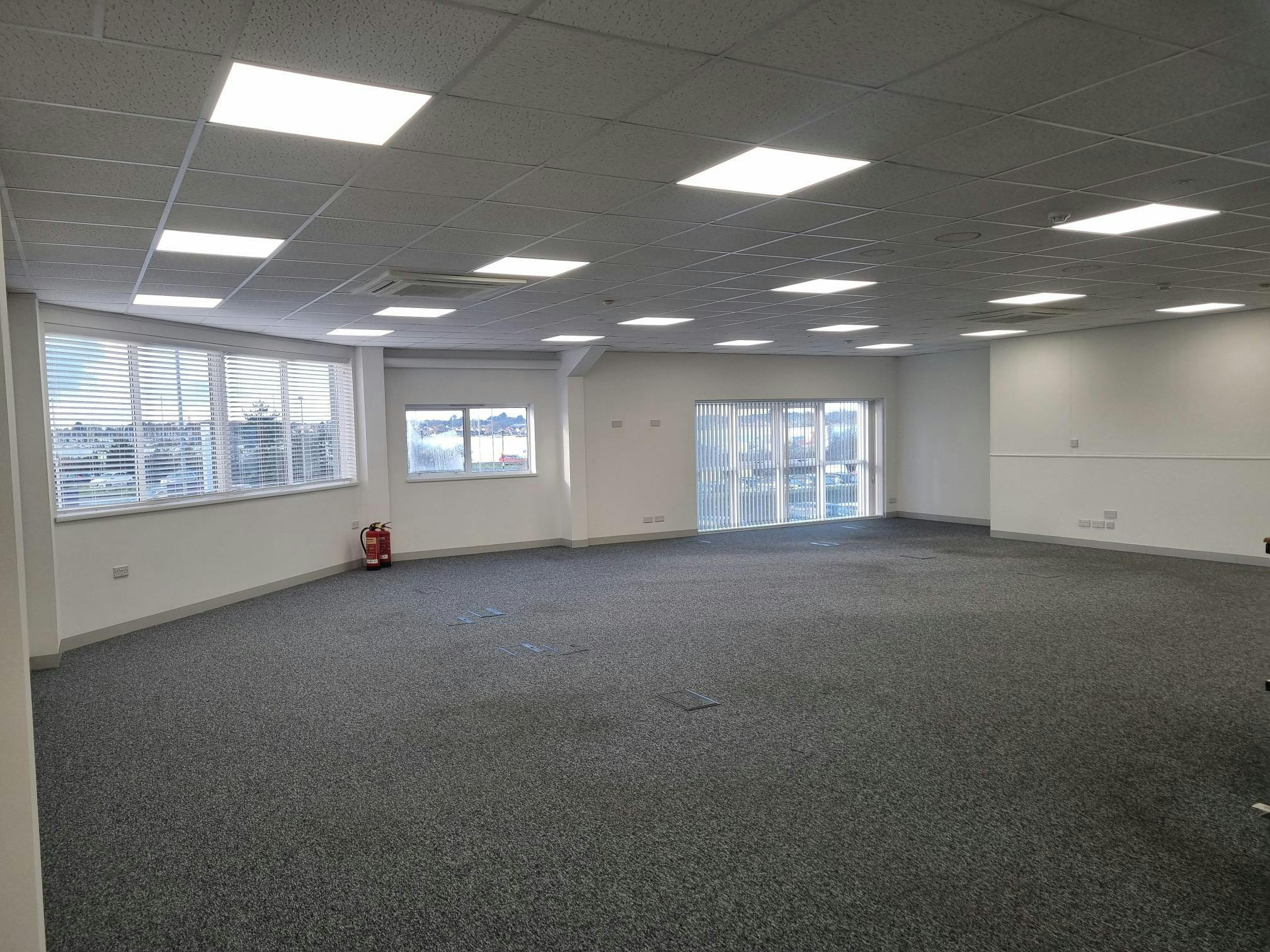 Office in Poole - photo 4