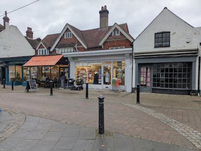 125 High Street, Cranleigh, Investment / Retail For Sale - PXL_20251208_085138687.MP.jpg