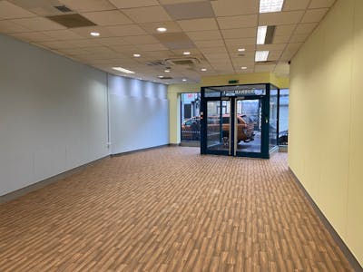 23 Cowell Street, Llanelli, Retail To Let - Int4.jpg