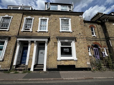 8 The Crescent, Spalding, Retail To Let - 1.jpg