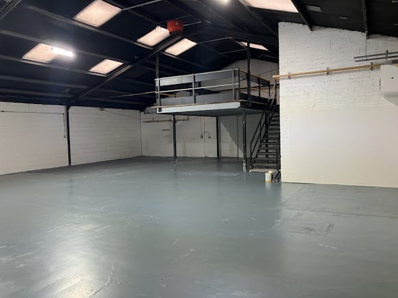 Unit 3, Alexandra Business Centre, Alexandra Road, Addlestone, Industrial / Warehouse To Let - IMG_4335.JPG