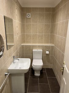 Tittershall Lodge, Kingswood Lane, Aylesbury, E (Commercial / Business / Service) / Land / Office / Retail To Let - IMG_2829.JPEG