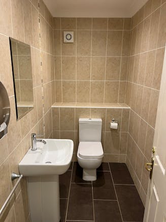 Tittershall Lodge, Kingswood Lane, Aylesbury, Land / Offices / Retail To Let - IMG_2829.JPEG