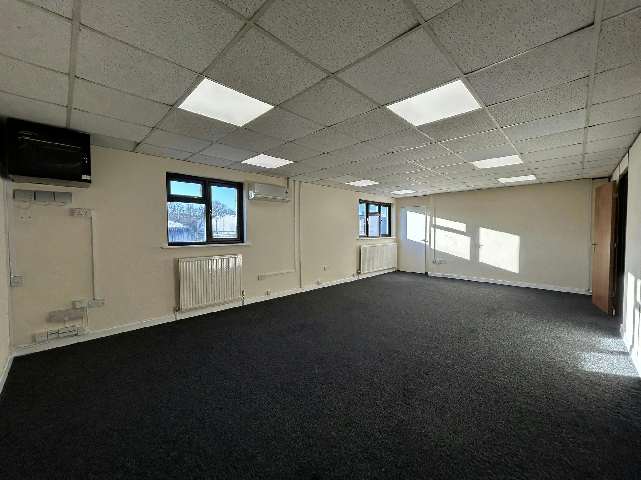 Link House, Swindon, Industrial To Let / For Sale - IMG_7013.JPEG