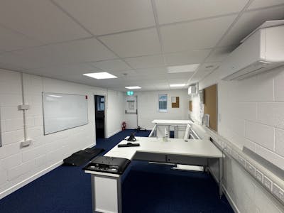 7-10 Bartlett Court, Yeovil, Industrial/Logistics / Office To Let - IMG_0326.JPG