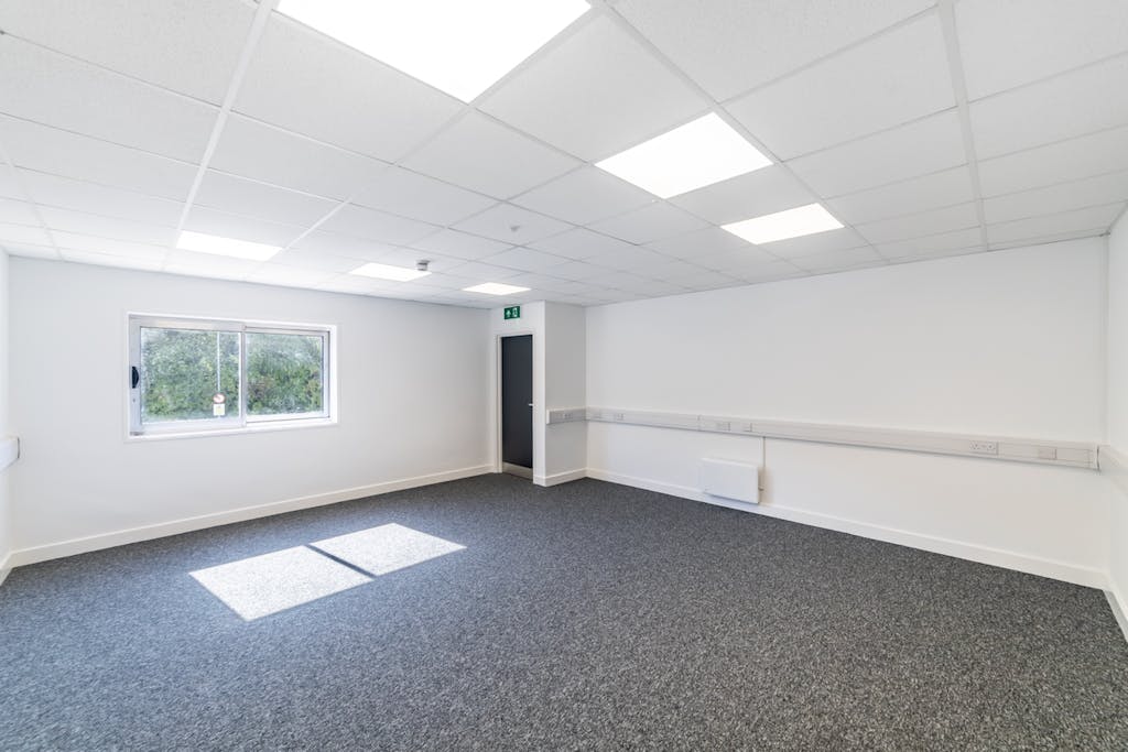 Unit 7 Barratt Industrial Pk Luton94