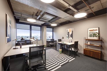 Clockwise Offices, Wood Green, Greenside House, London, Offices To Let - Clockwise_WoodGreen_StyledOffice_5.jpg - More details and enquiries about this property