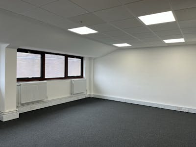 Suite 4, Tower House, Aylesbury, Office To Let - IMG_8182.JPEG