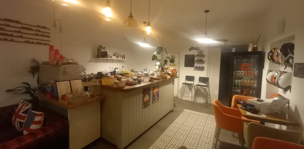 467 Upper Richmond Road West, London, Leisure / Retail To Let - 467 Upper Richmond Road INT2.jpg