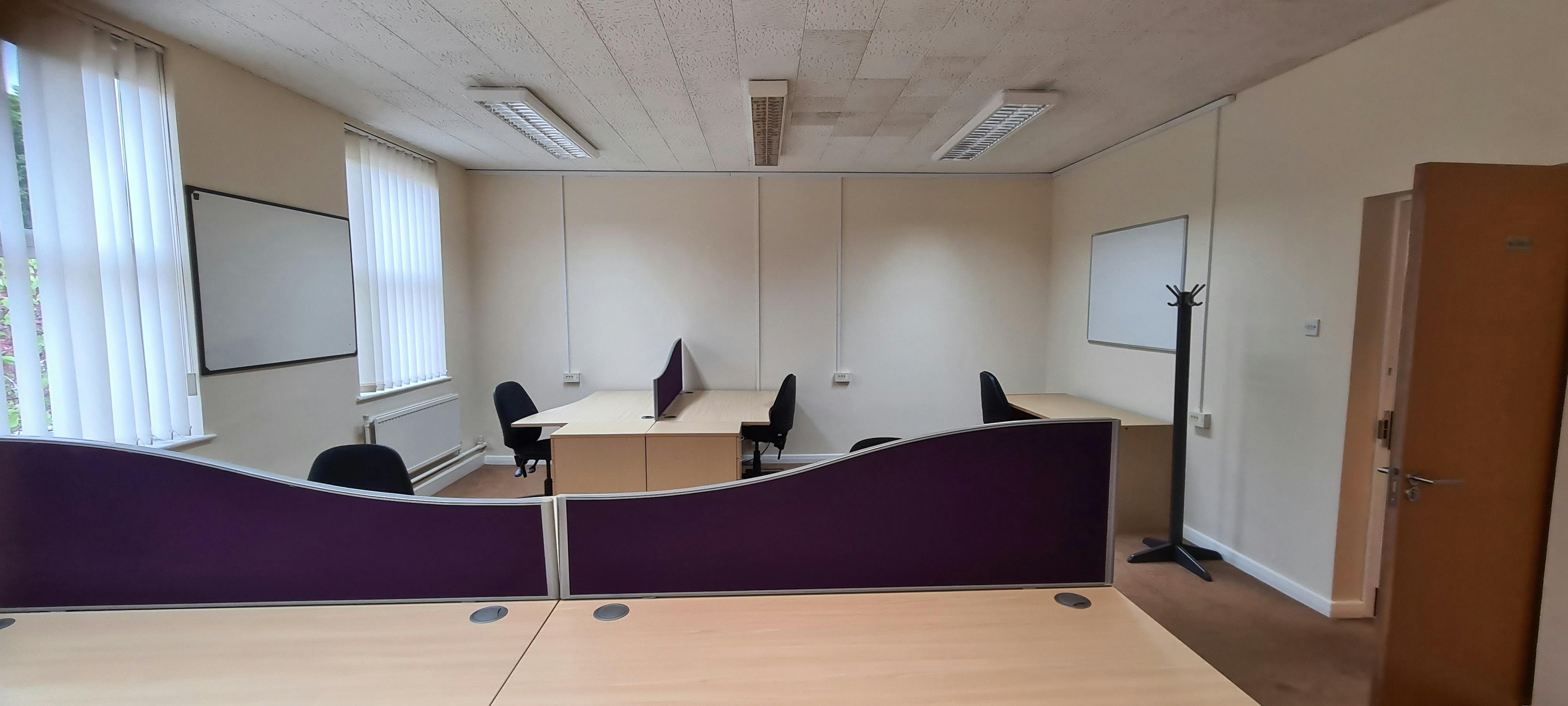 Oakridge House, Wellington Road, High Wycombe, Offices / Offices To Let - SUITE J NEW PHOTOS 2 of 3.jpg