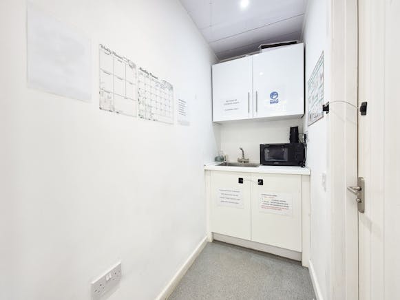 1827 Maryhill Road, Glasgow For Sale - kitchen.jpg