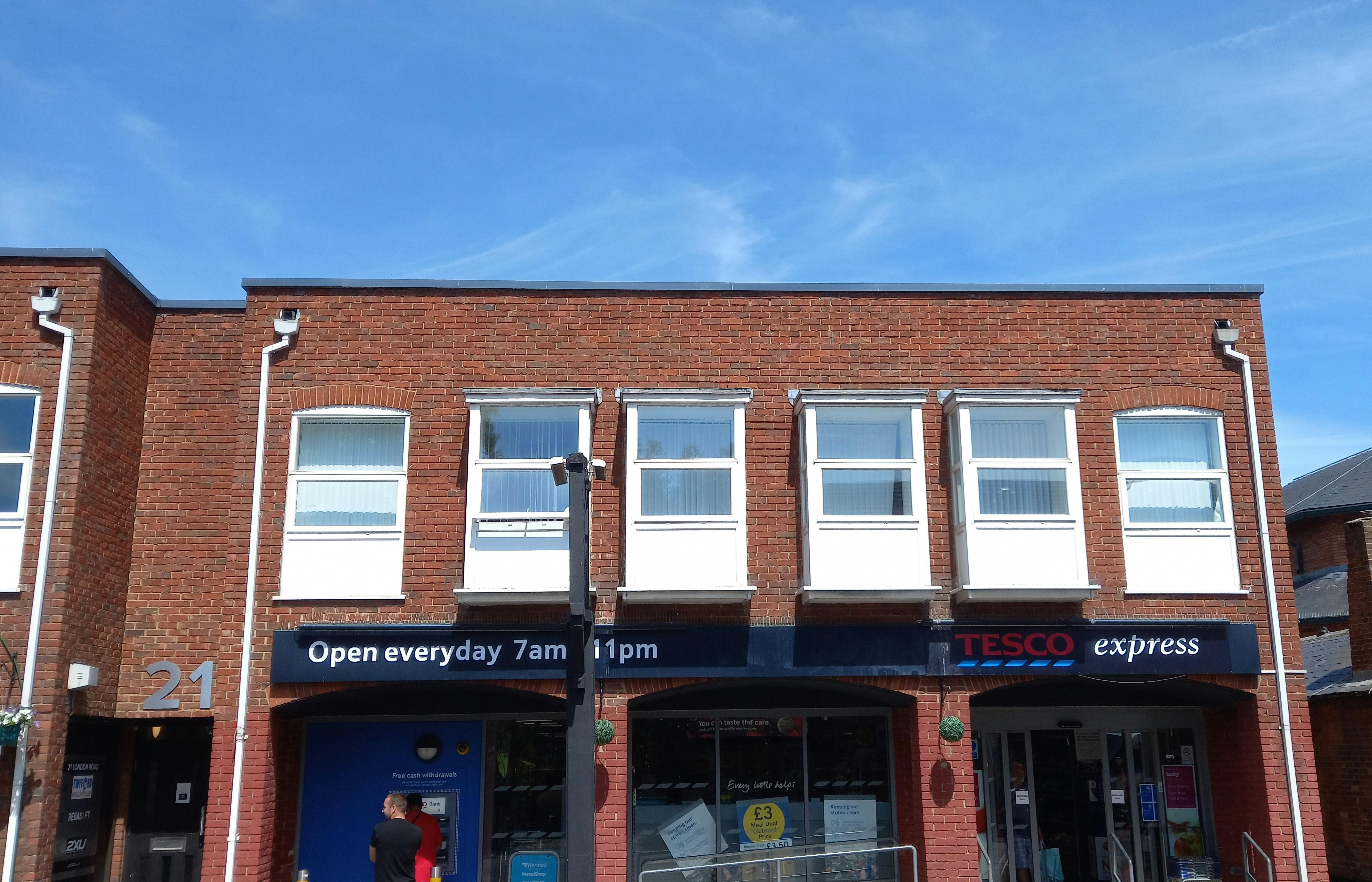 First Floor Offices, 21 London Road, Reading, Offices To Let - 20220621_112647b.jpg