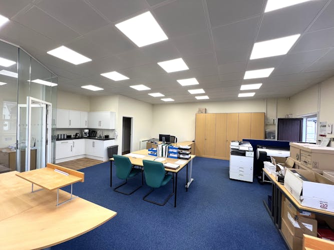 14 Newhouse Business Centre, Faygate, Office To Let - IMG_2855.jpg