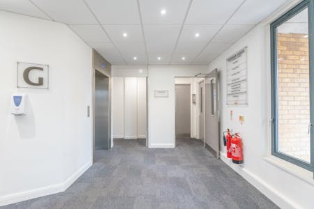 Sheridan House, Winchester, Investment / Office / Retail For Sale - DSC05829.jpg