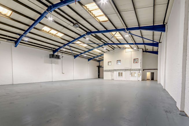 Unit 7, M40 Industrial Estate, Blenheim Road, High Wycombe, Industrial To Let - 8643828interior16800.jpg