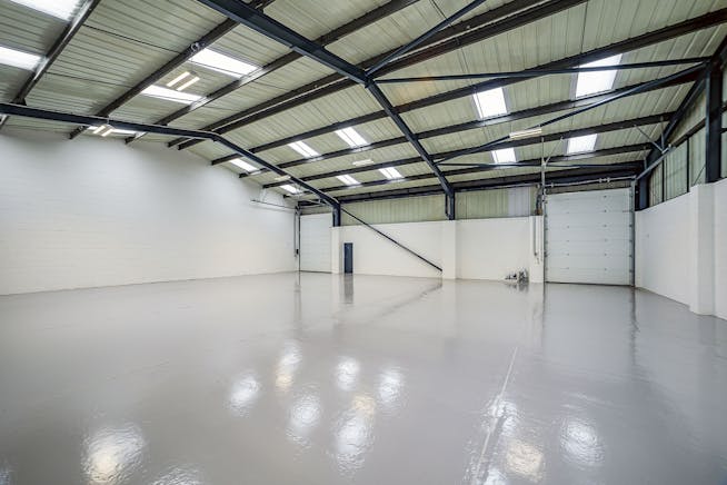 Unit B09, National Works Trading Estate, Hounslow, Industrial / Warehouse To Let - 4.jpg